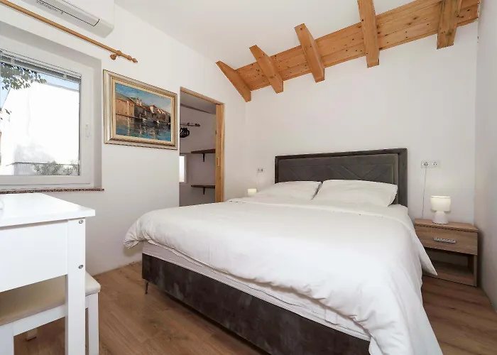 Bella Vista Свети-Филип-и-Яков